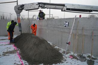 Купить тощий бетон в Первоуральске и Свердловской области по доступным ценам и с доставкой